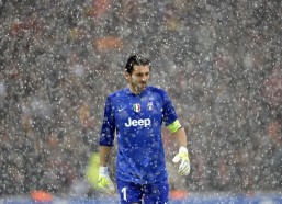 体育彩票：郝伟接掌男足帅印，五年之约能否复刻女足荣耀？