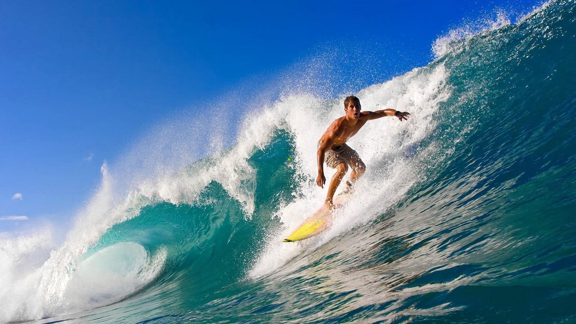 绝地求生电竞浪潮席卷全球，同时在线玩家数量突破200万里程碑